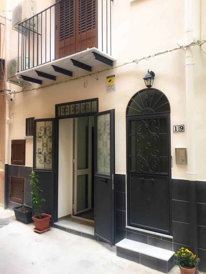 B&B Sicilia Palermo Bagian luar foto